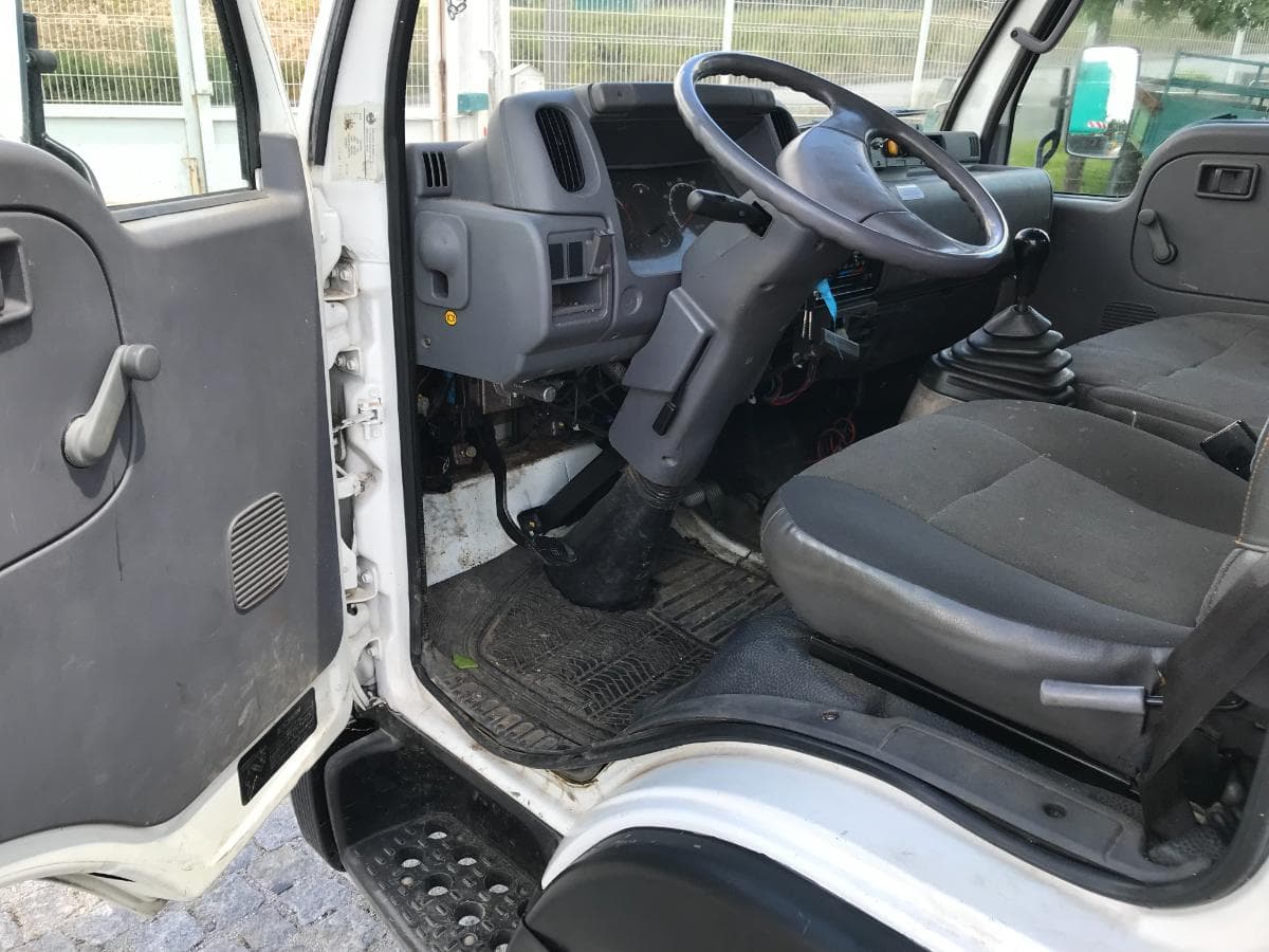 Nissan Cabstar Com Grua Elevação a 16 Metros — imagem 17