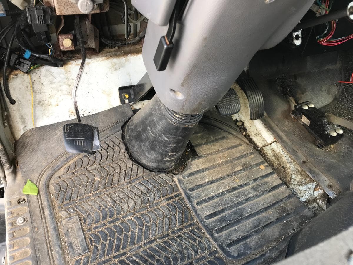 Nissan Cabstar Com Grua Elevação a 16 Metros — imagem 23