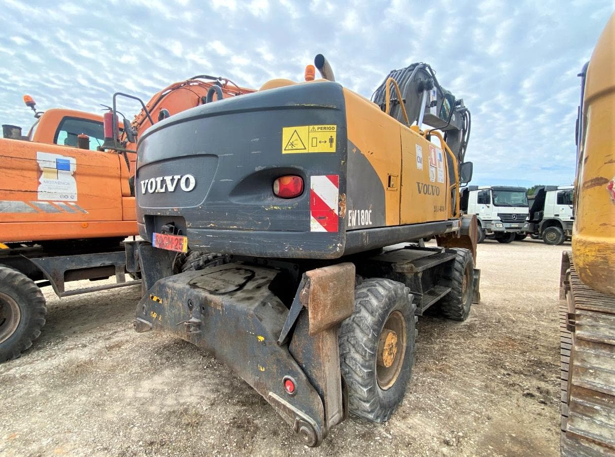 Escav. de rodas 20T - VOLVO — imagem 7