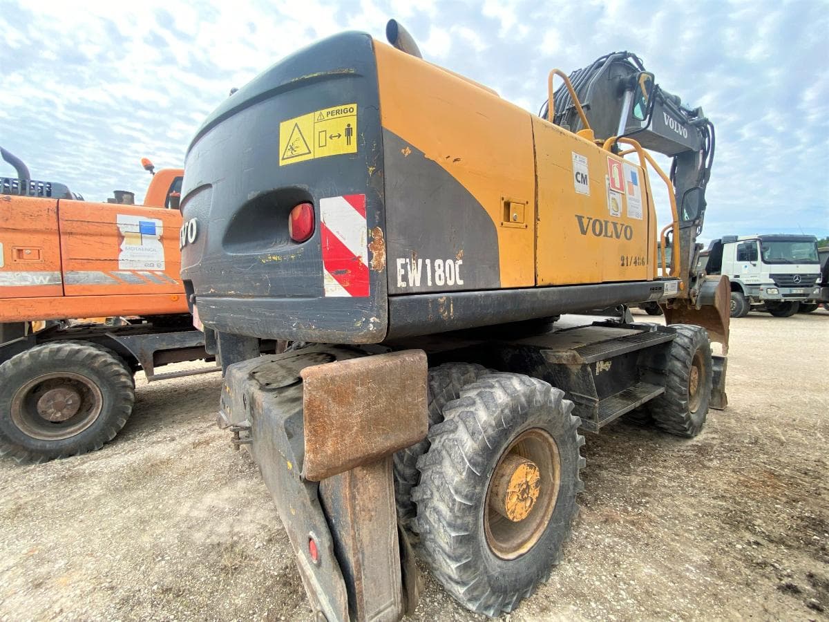 Escav. de rodas 20T - VOLVO — imagem 8