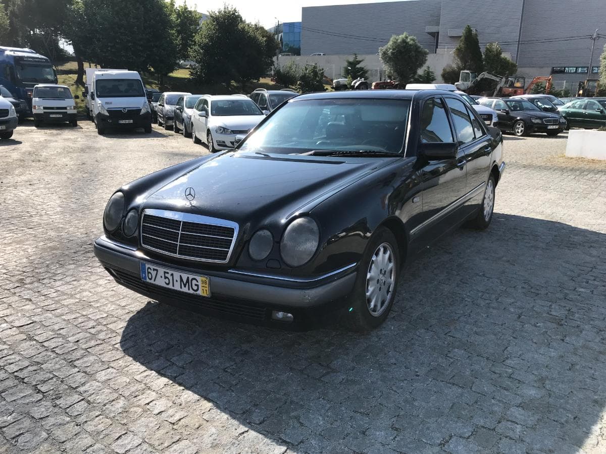 Mercedes-Benz E300 TD · Ano 1998 — imagem 5