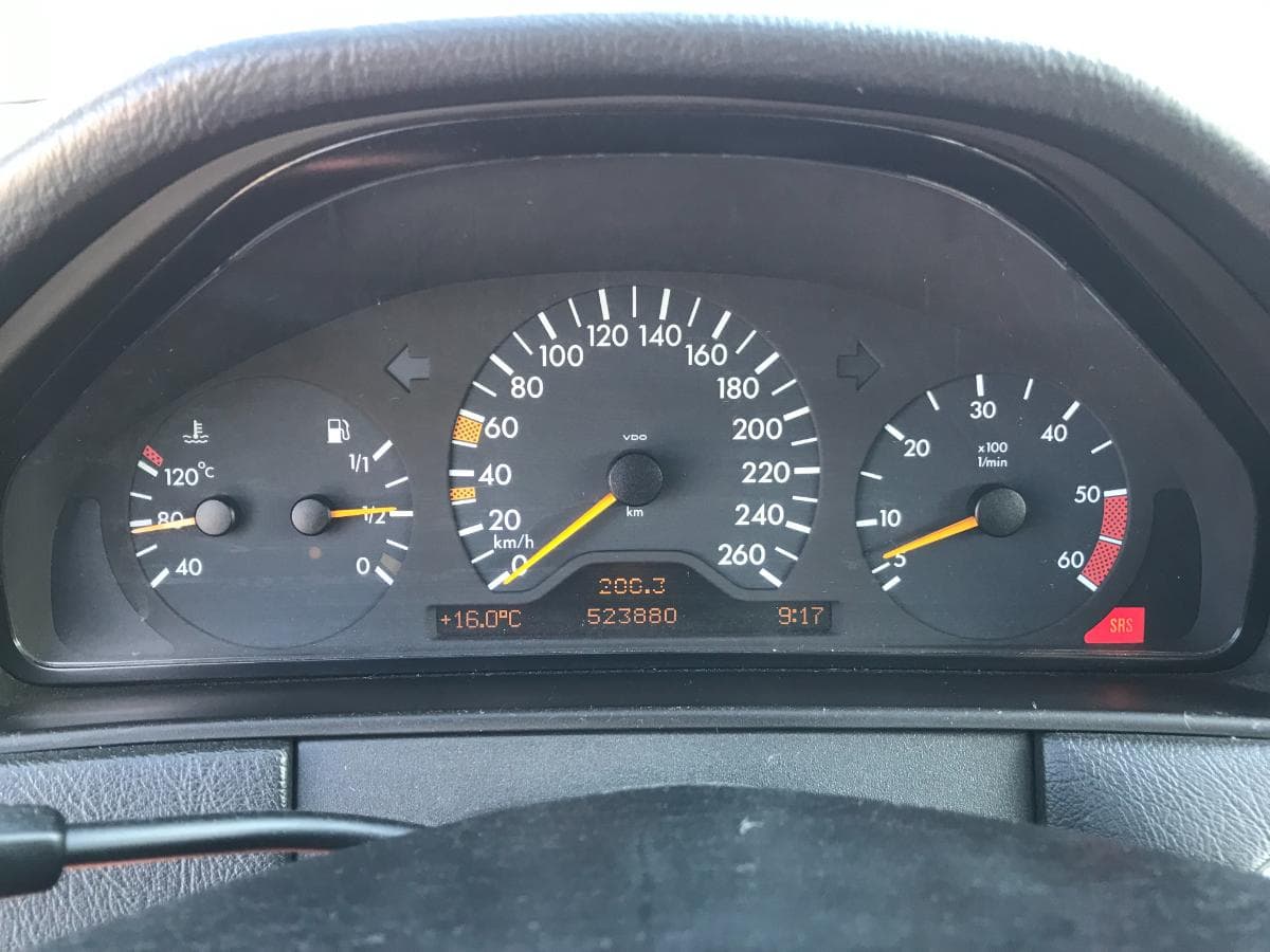 Mercedes-Benz E300 TD · Ano 1998 — imagem 14