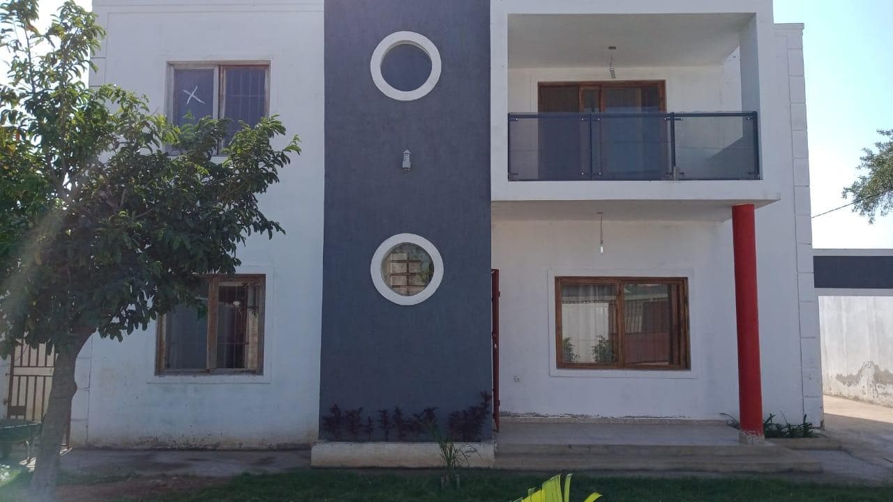 Moradia duplex T4 · — image 1
