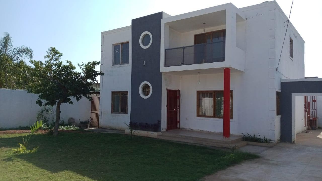 Moradia duplex T4 · — image 3