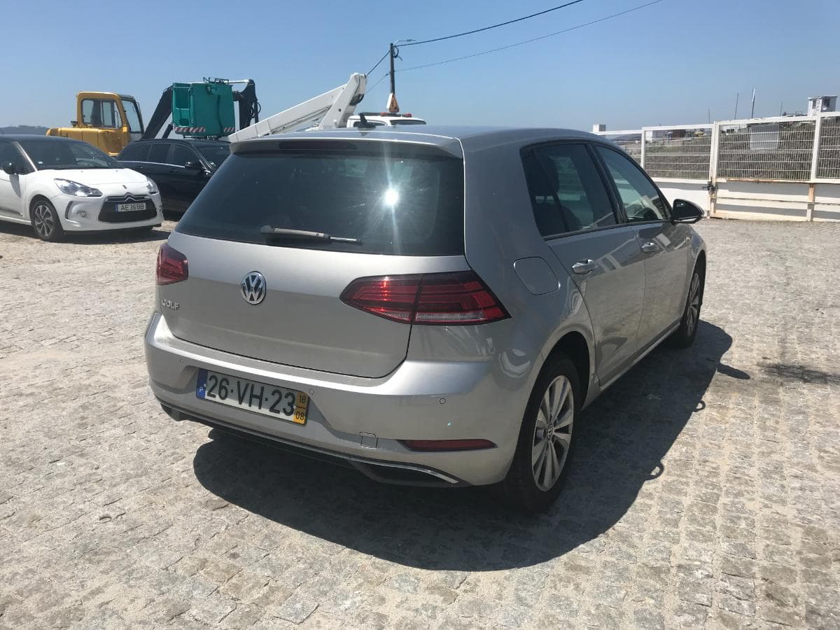 Volkswagen Golf 1.6 TDI · Ano 2018 — imagem 2