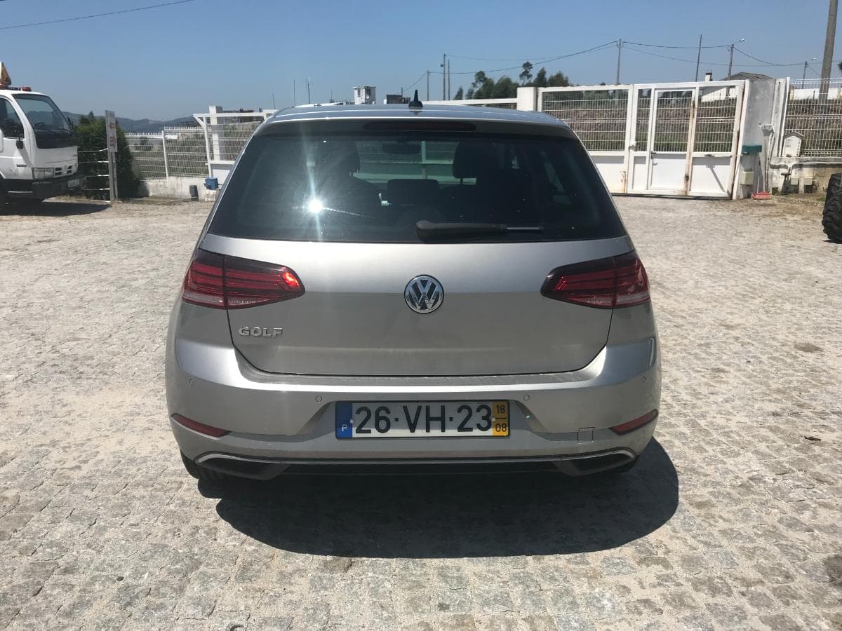 Volkswagen Golf 1.6 TDI · Ano 2018 — imagem 3