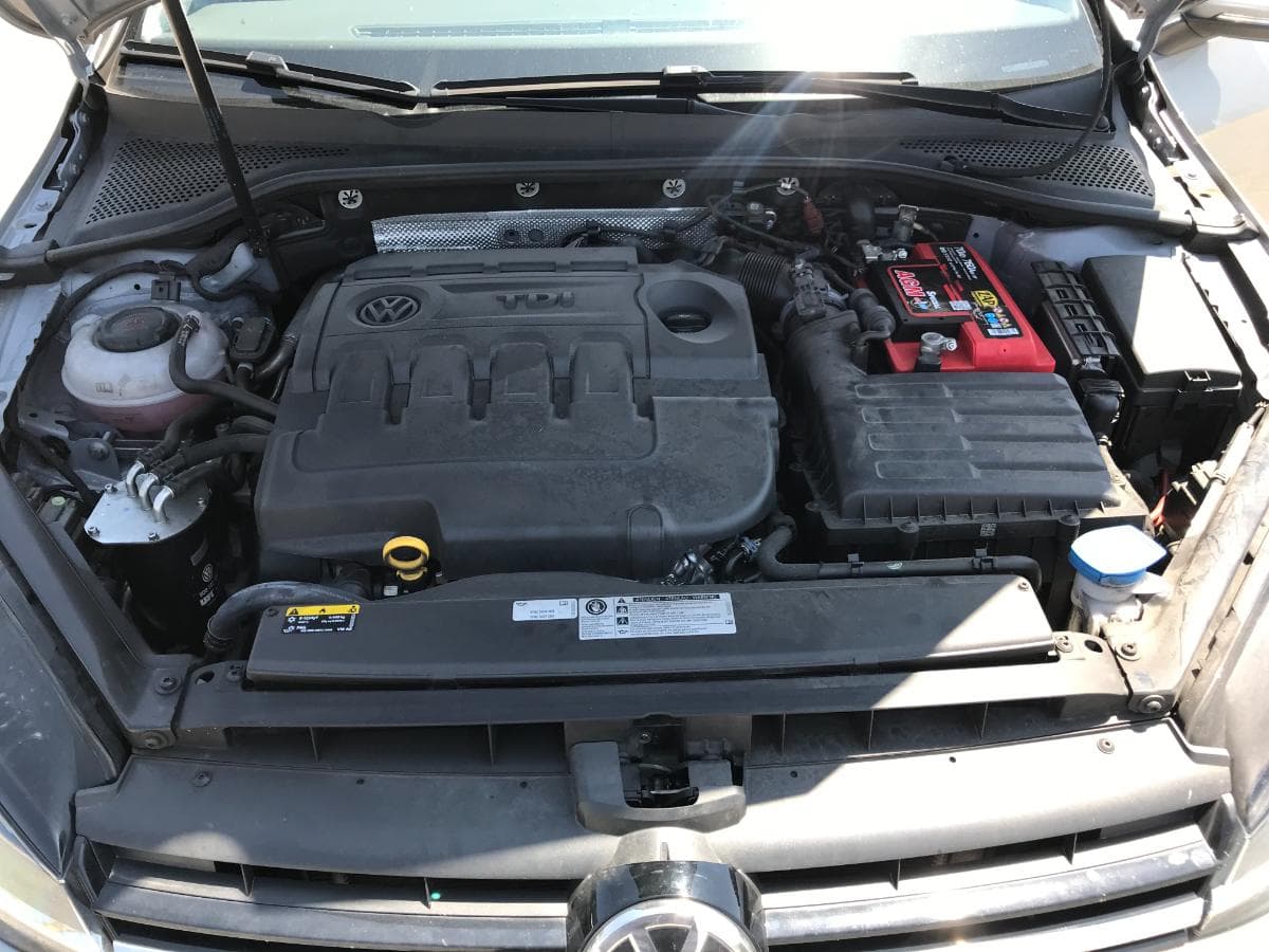 Volkswagen Golf 1.6 TDI · Ano 2018 — imagem 9