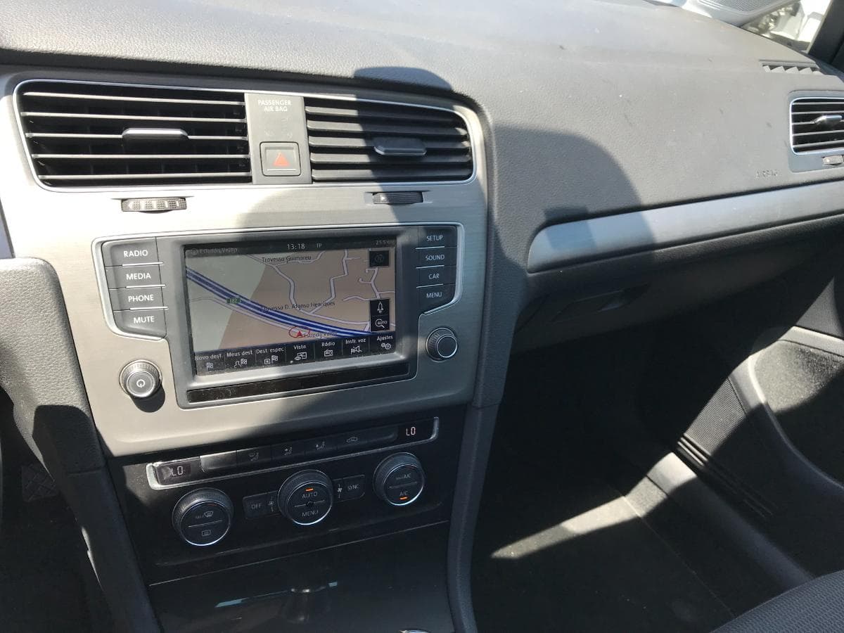 Volkswagen Golf 1.6 TDI · Ano 2018 — imagem 14