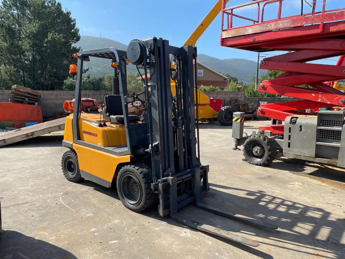 Empilhador Herculift TH 25