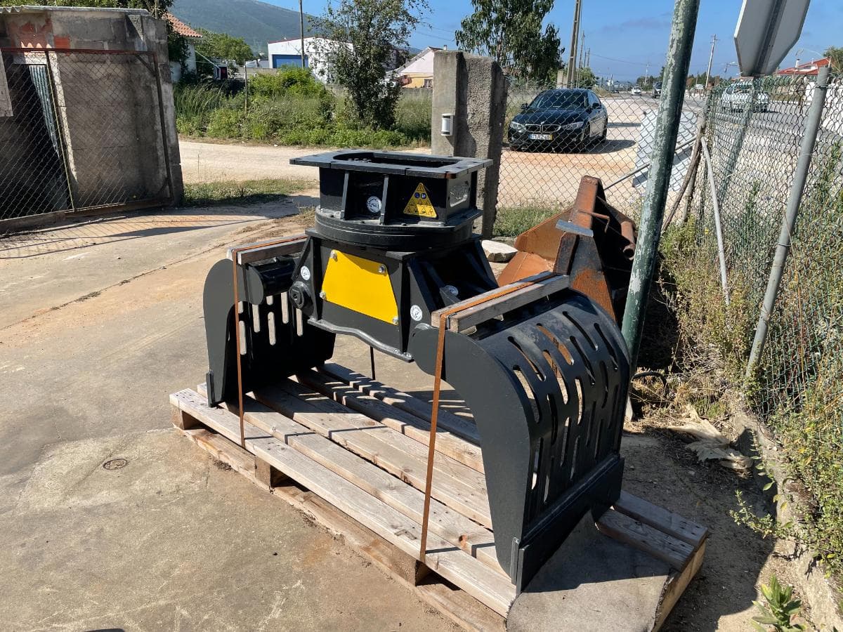 Pinça Demolição Rotativa Mustang GRP 450