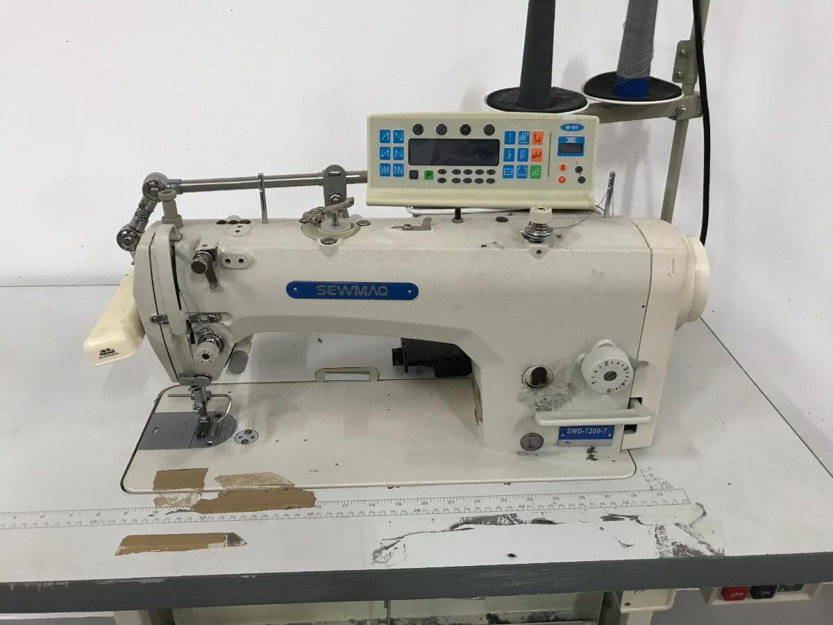 Machine à coudre — image 4