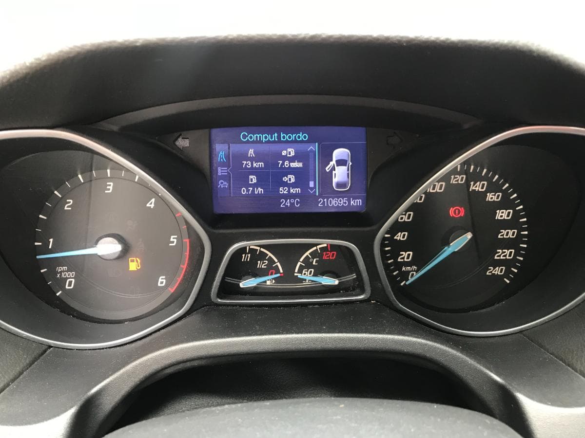 Ford Focus 1.6 TDCI · Ano 2013 — imagen 23