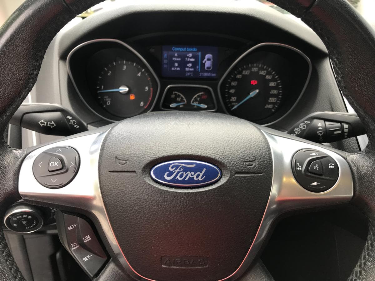 Ford Focus 1.6 TDCI · Ano 2013 — imagen 26