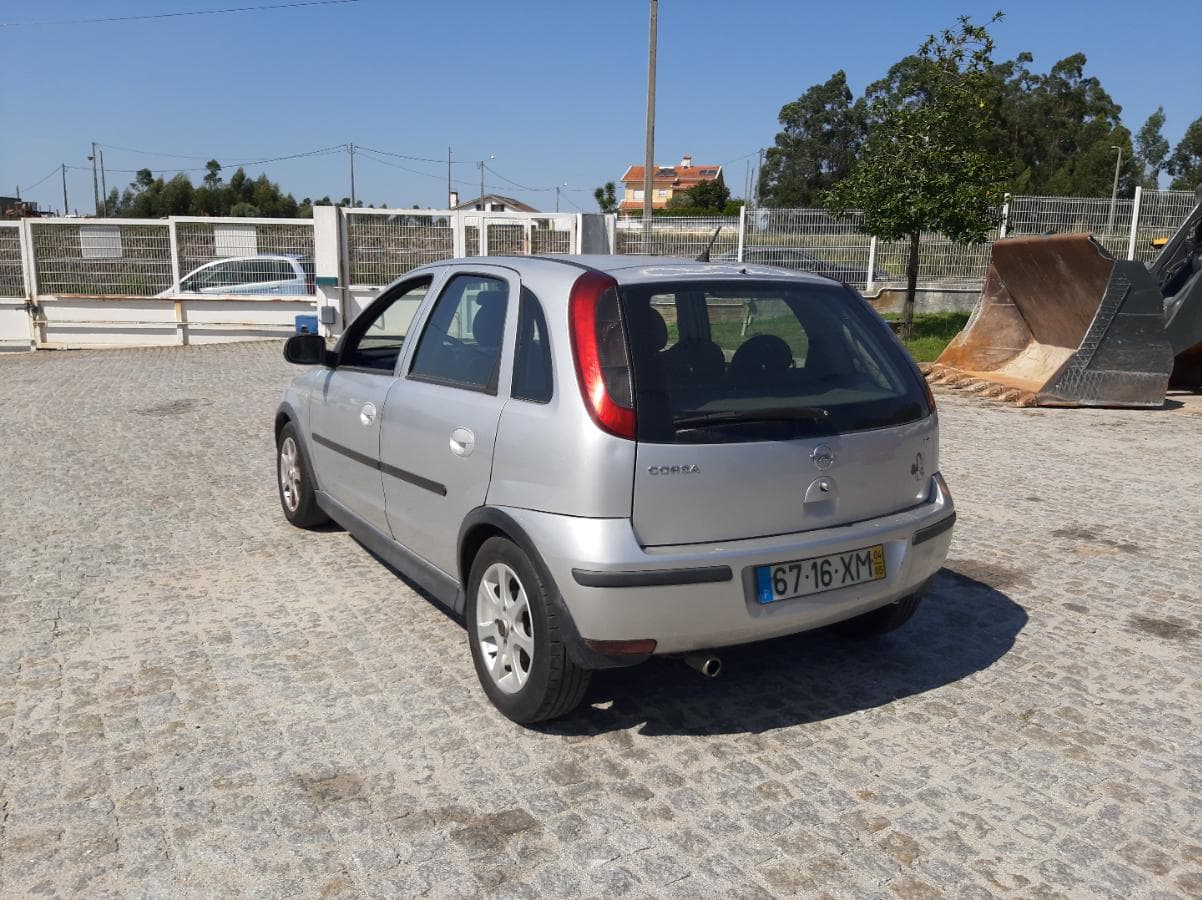 Opel Corsa 1.2 · Ano 2004 — imagem 6