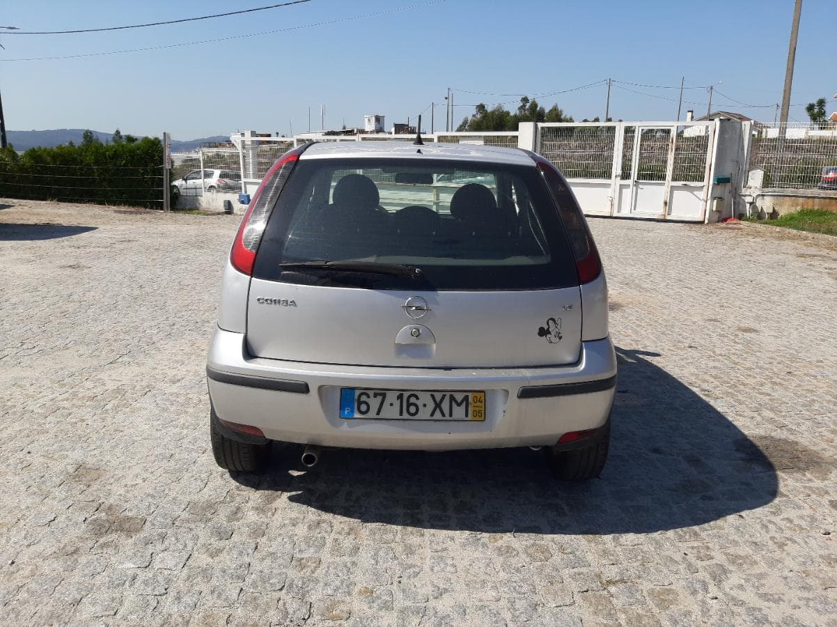 Opel Corsa 1.2 · Ano 2004 — imagem 5