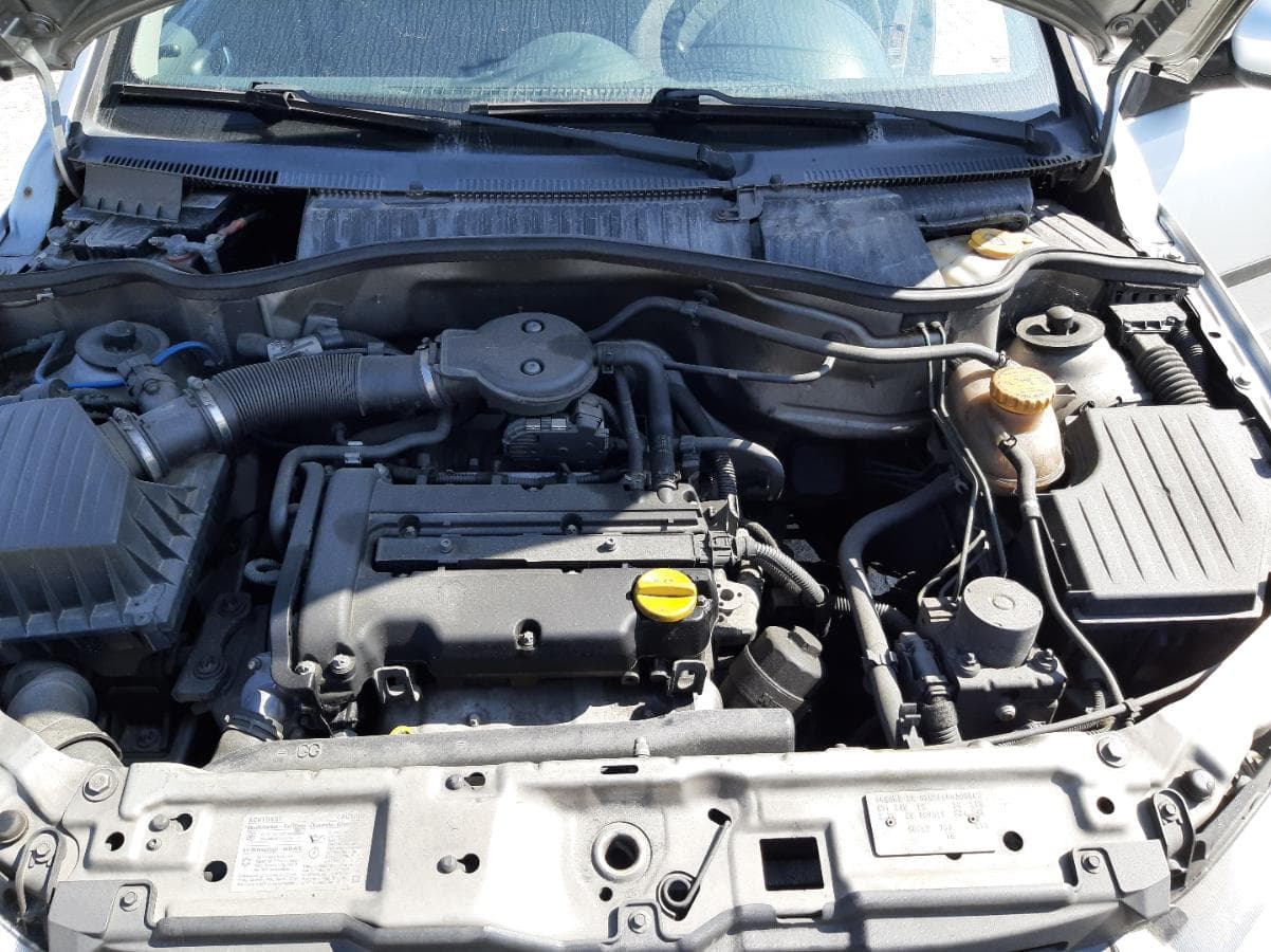 Opel Corsa 1.2 · Ano 2004 — imagem 8