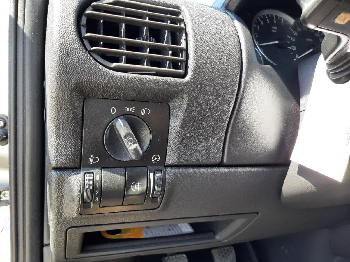 Opel Corsa 1.2 · Ano 2004 — imagem 19