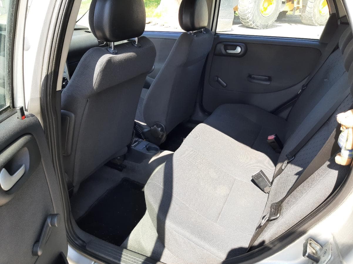 Opel Corsa 1.2 · Ano 2004 — imagem 20