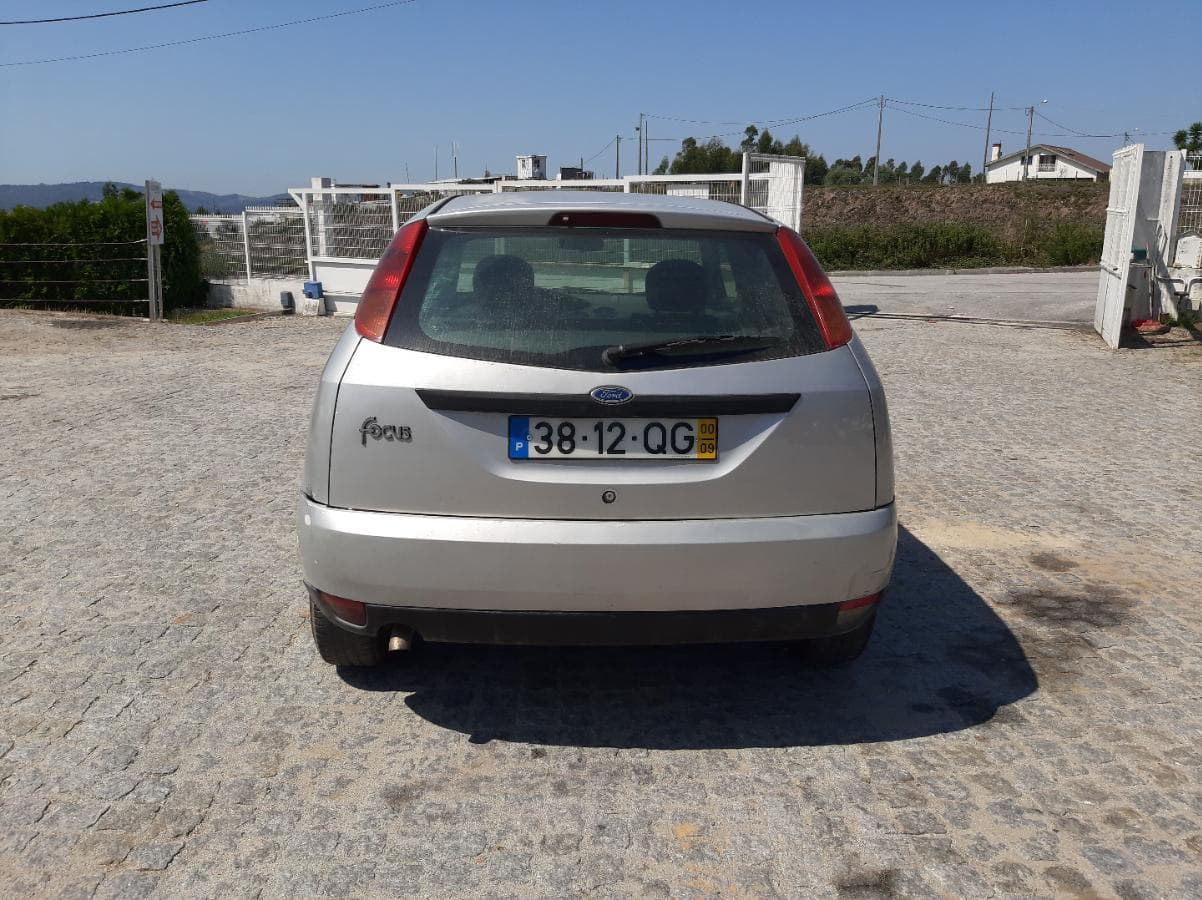 Ford Focus 1.8 TDDI · Ano 2000 — image 4