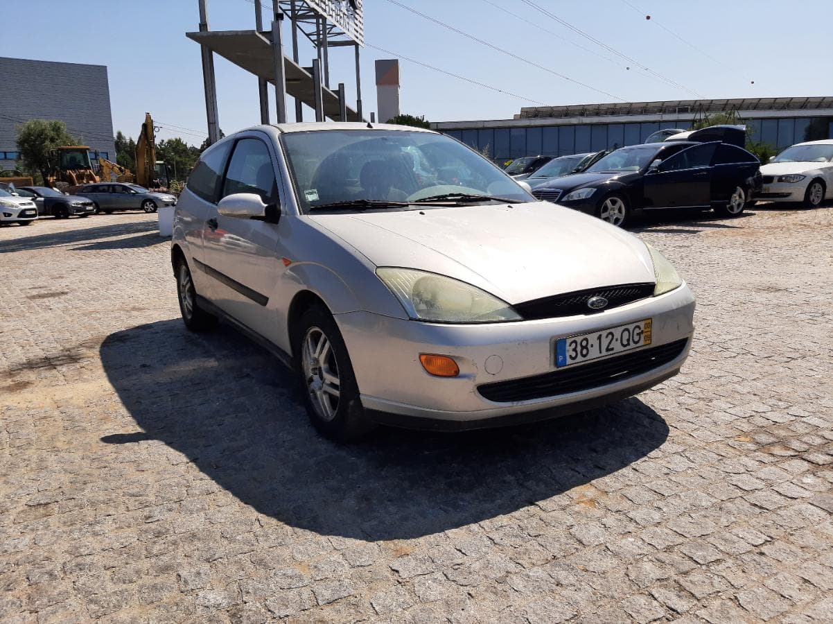 Ford Focus 1.8 TDDI · Ano 2000 — image 1