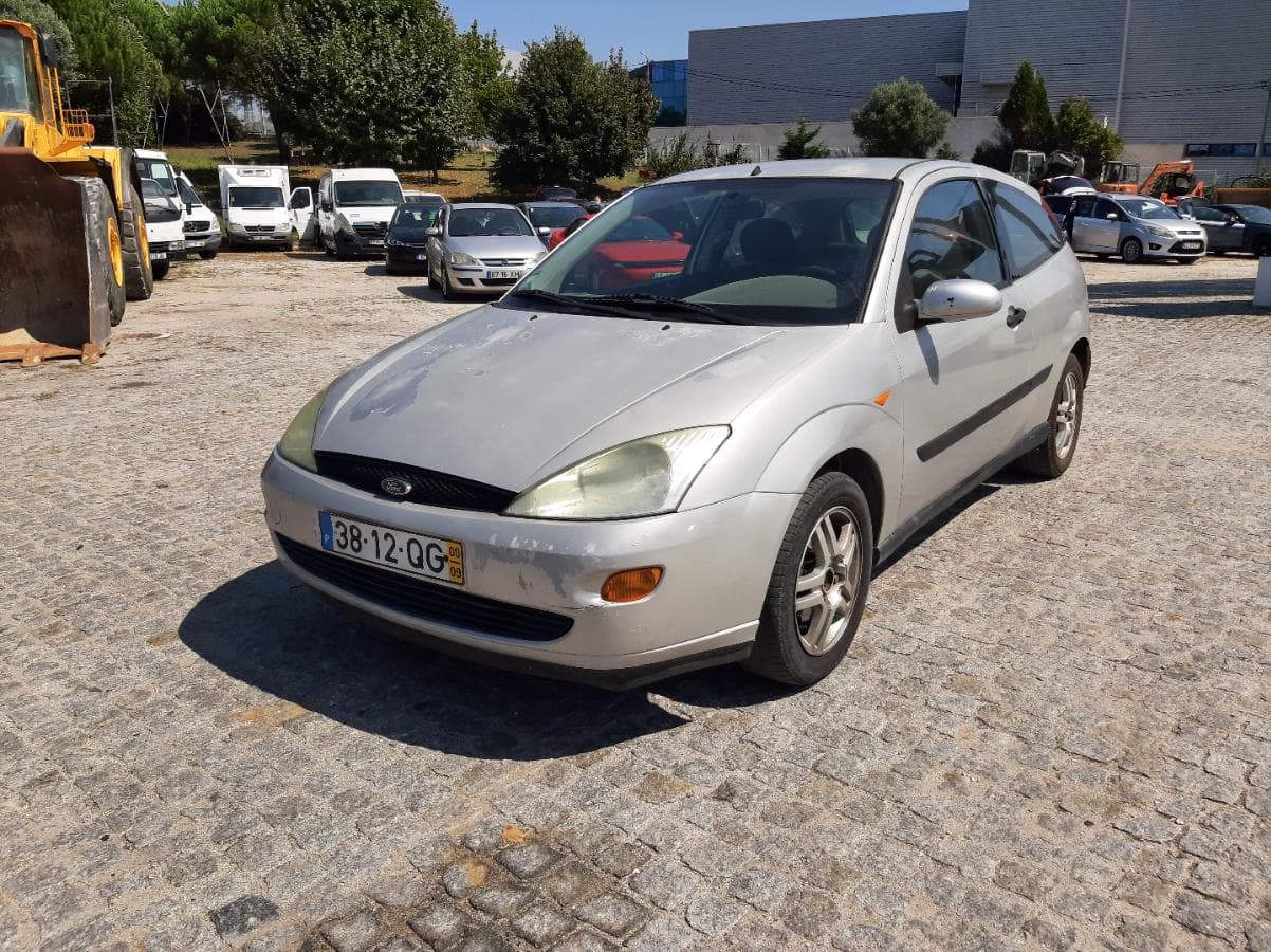 Ford Focus 1.8 TDDI · Ano 2000 — image 2