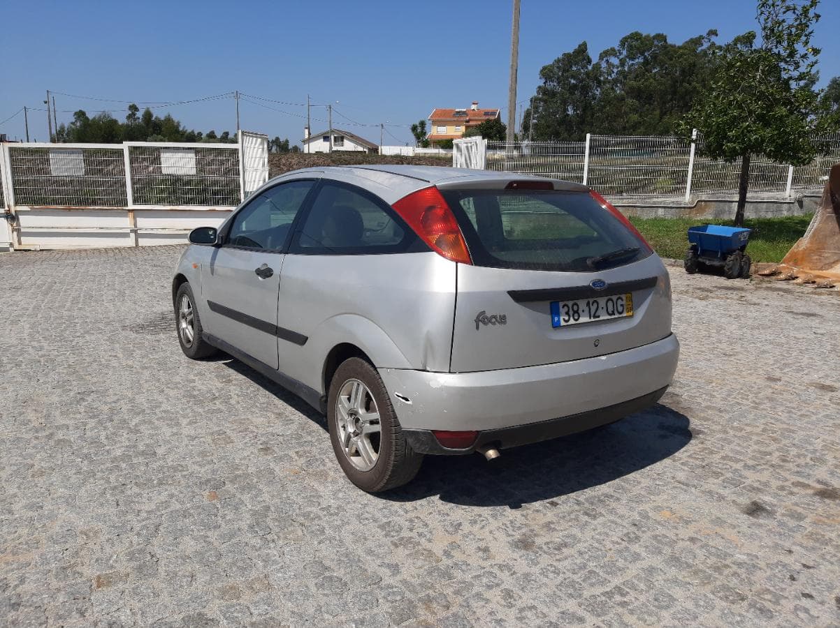 Ford Focus 1.8 TDDI · Ano 2000 — image 5