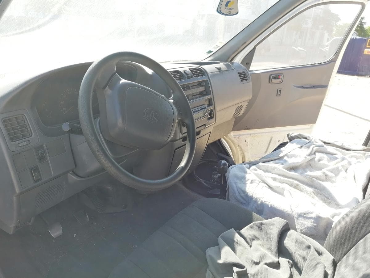 Toyota Hiace — imagem 12