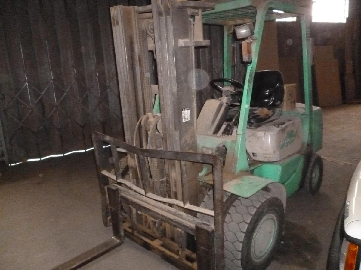 Empilhador “MITSUBISHI 25”
