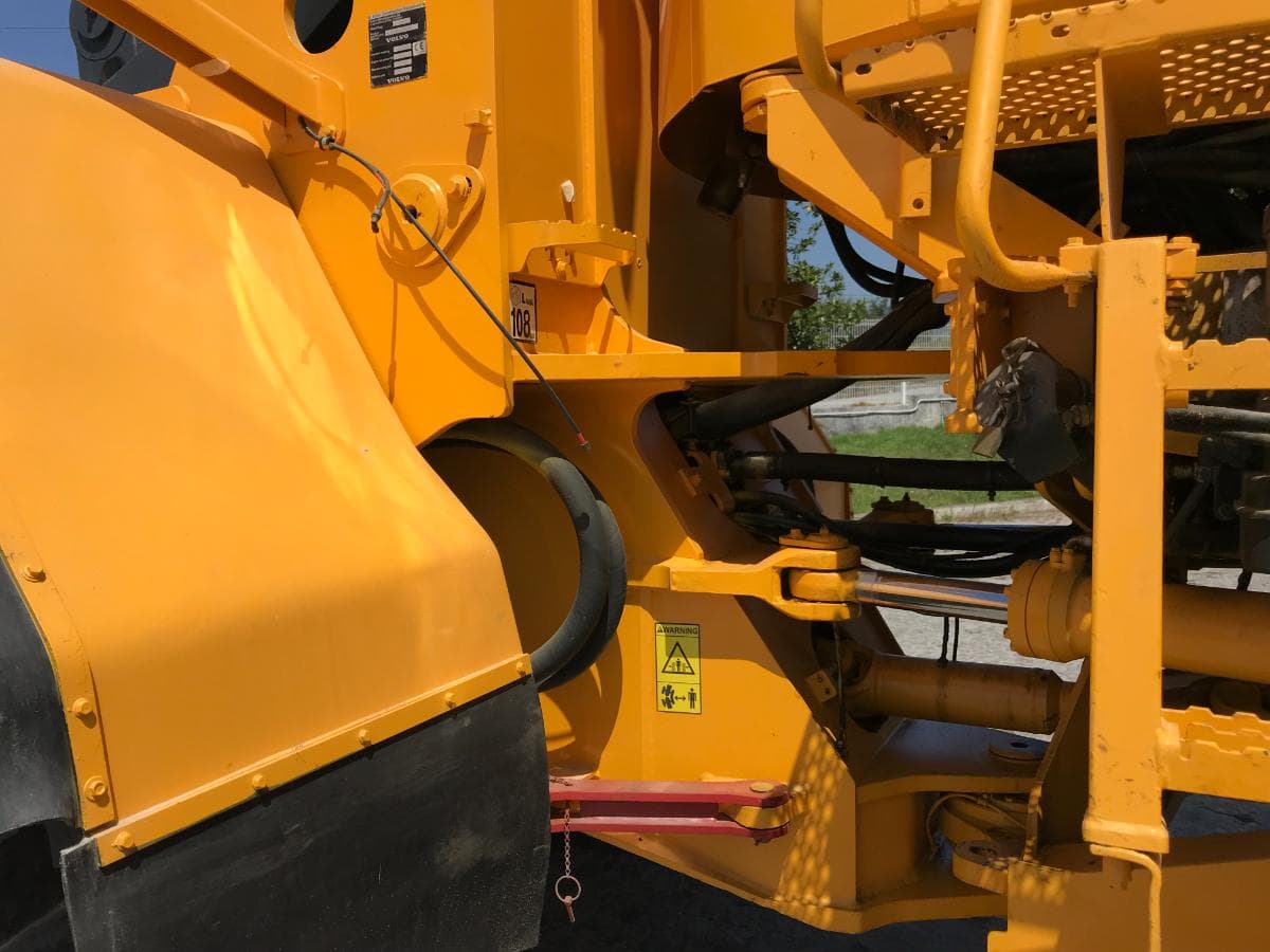 Pá Carregador Volvo L 220 E · Ano 2002 — imagen 7