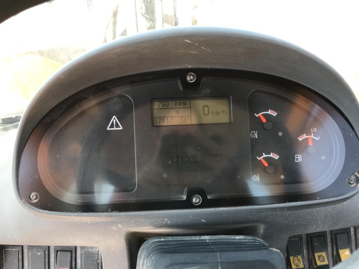 Pá Carregador Volvo L 220 E · Ano 2002 — imagen 12