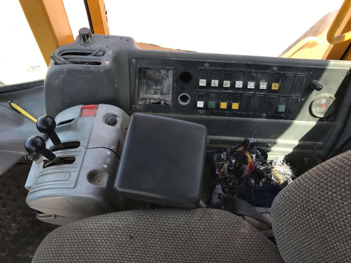 Pá Carregador Volvo L 220 E · Ano 2002 — imagen 13