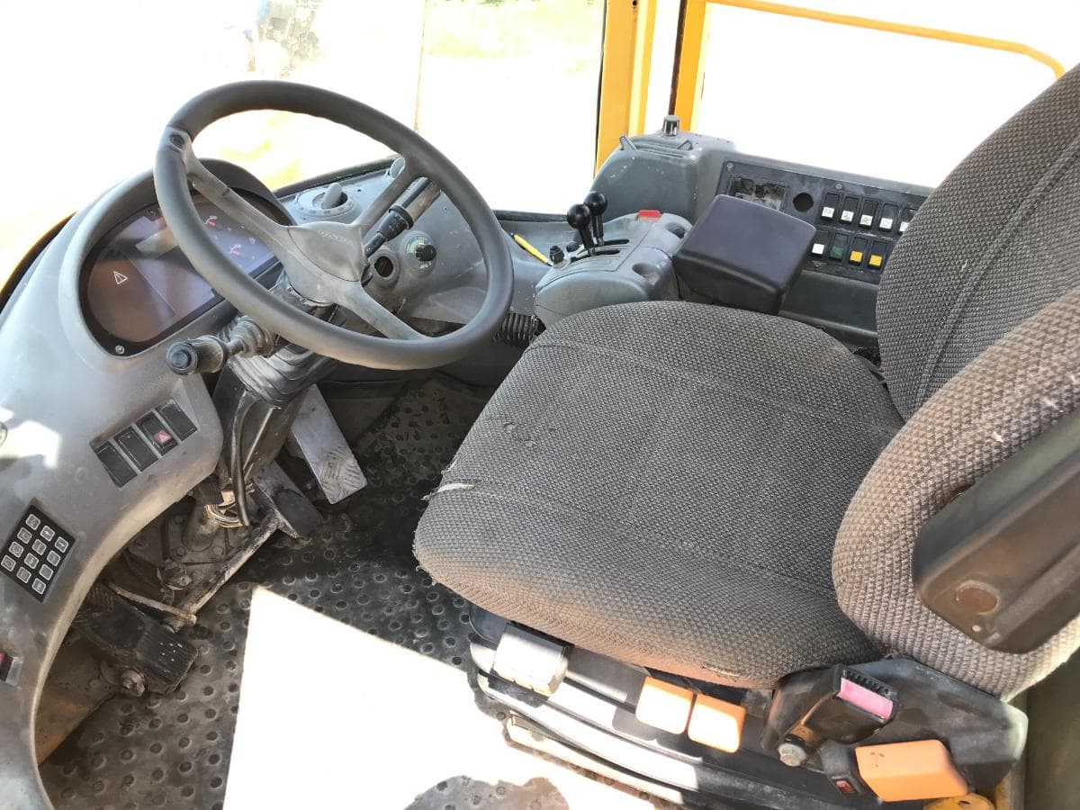 Pá Carregador Volvo L 220 E · Ano 2002 — imagen 10