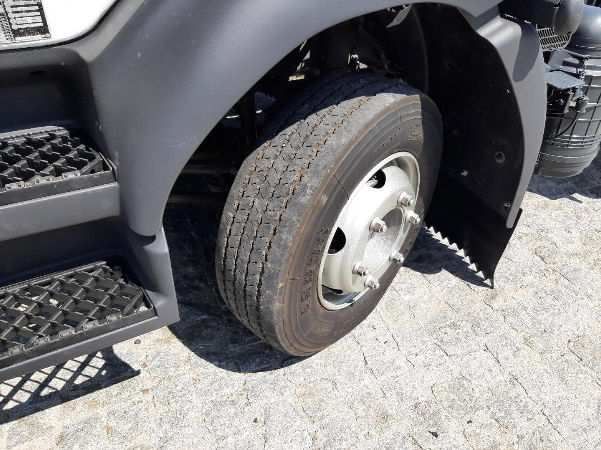 Renault Midlum 12 Toneladas 240 CV · Ano 2015 — imagem 10
