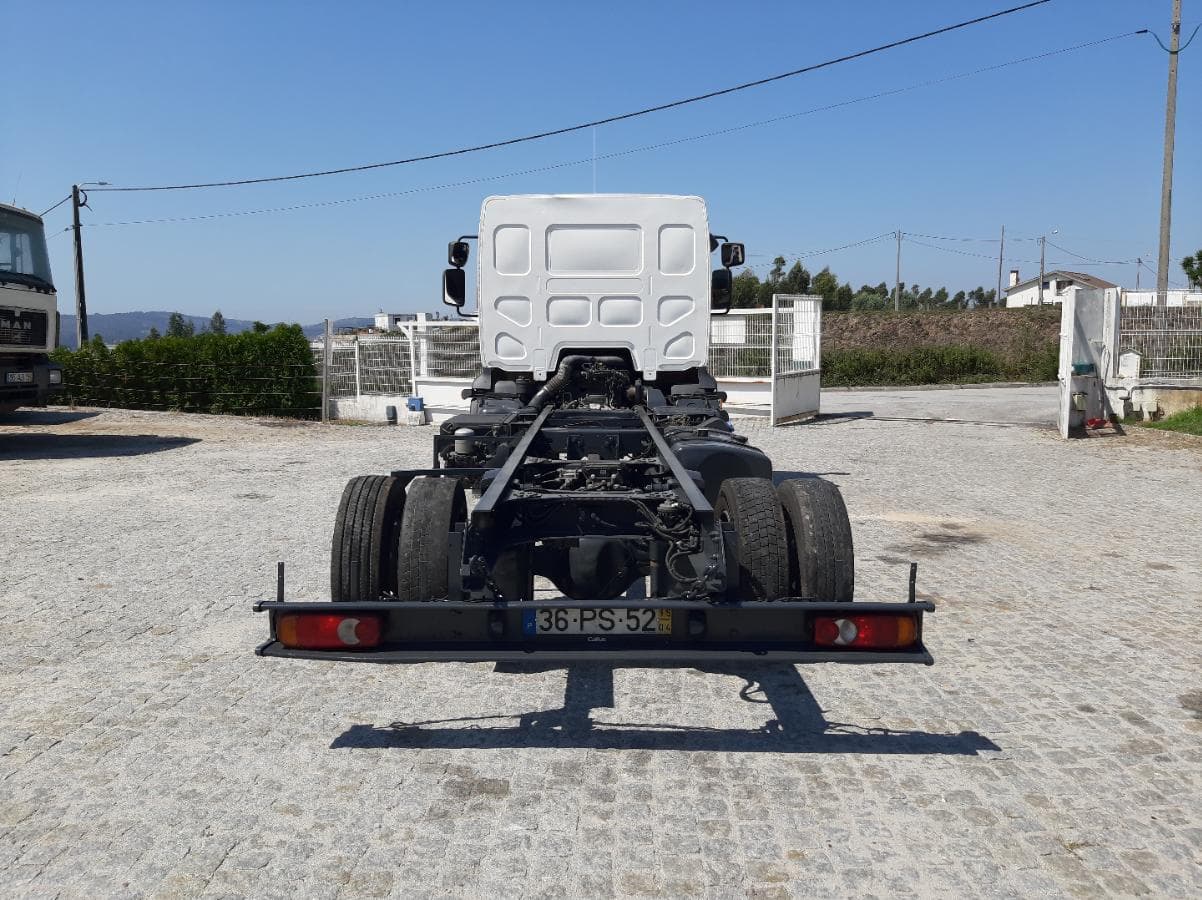 Renault Midlum 12 Toneladas 240 CV · Ano 2015 — imagem 5