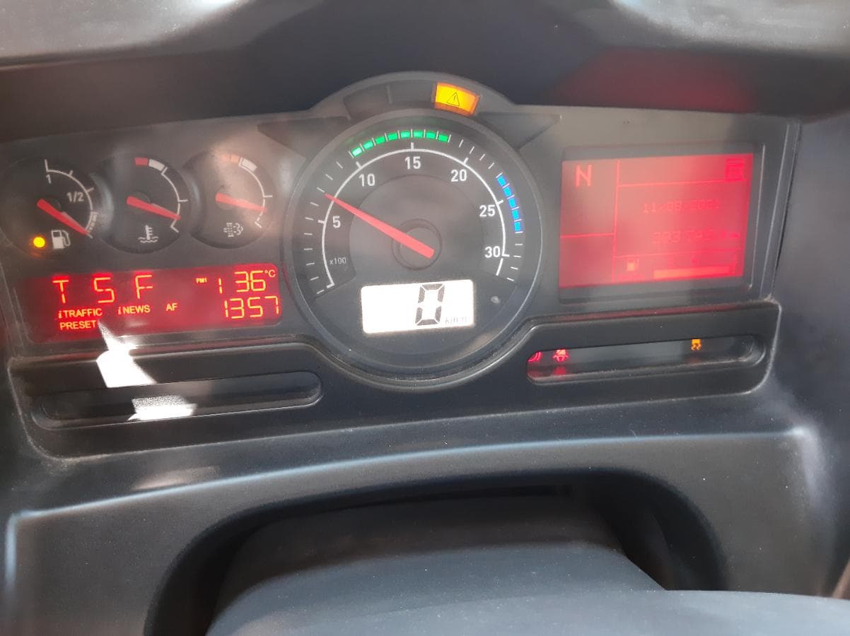 Renault Midlum 12 Toneladas 240 CV · Ano 2015 — imagem 18
