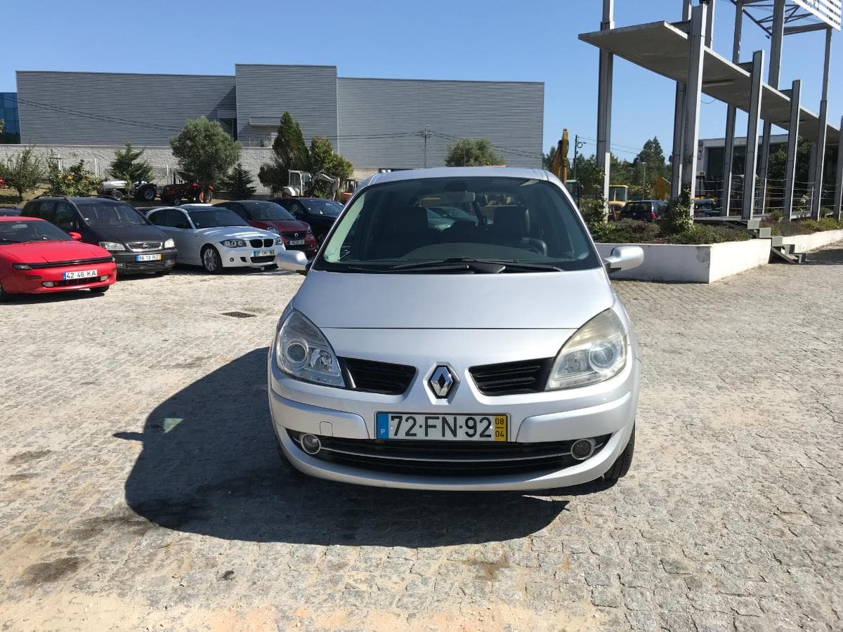 Renault Grand Scénic 1.5 DCI · 7 Lugares · Ano 2008 — imagem 2