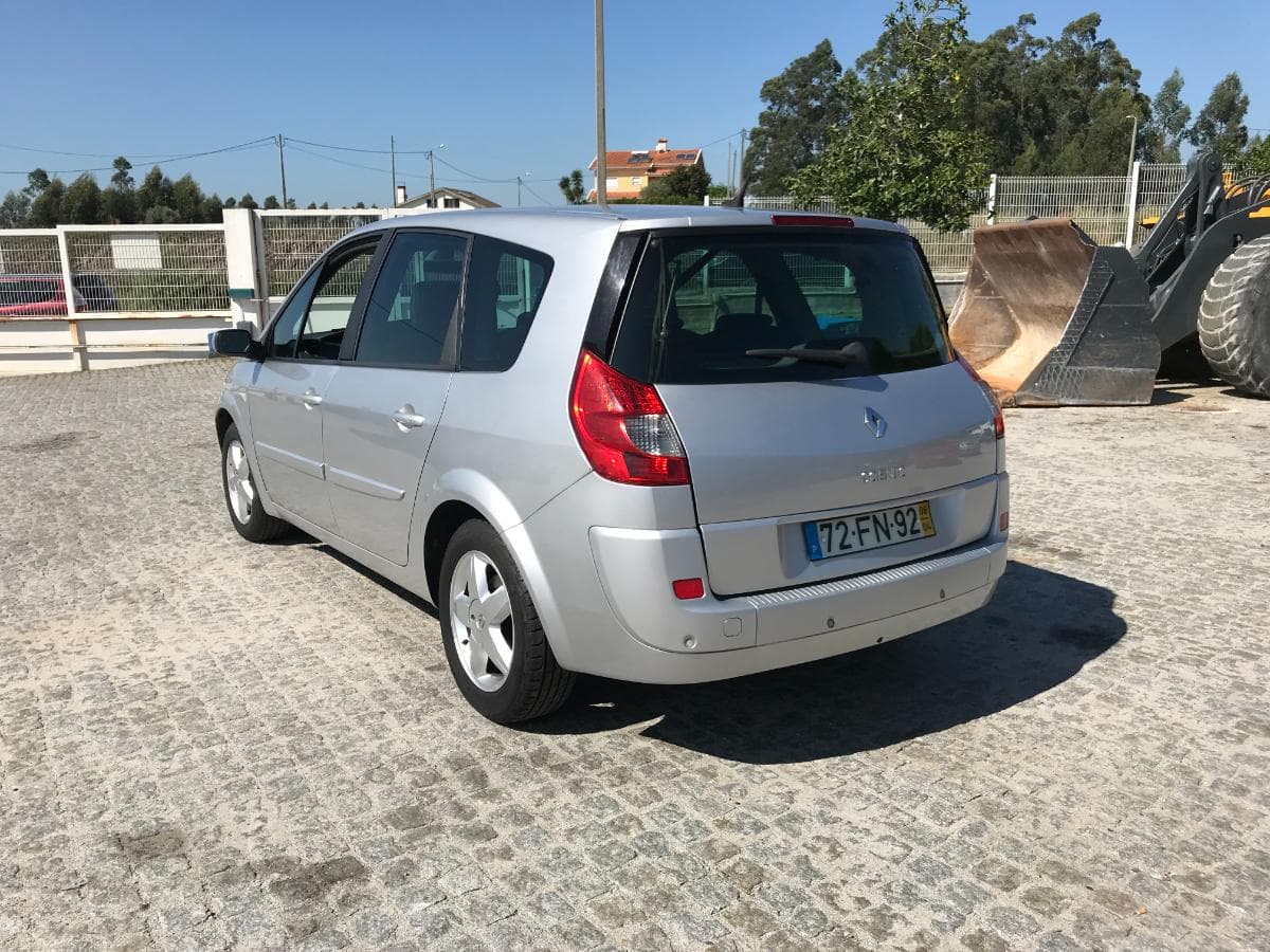 Renault Grand Scénic 1.5 DCI · 7 Lugares · Ano 2008 — imagem 6