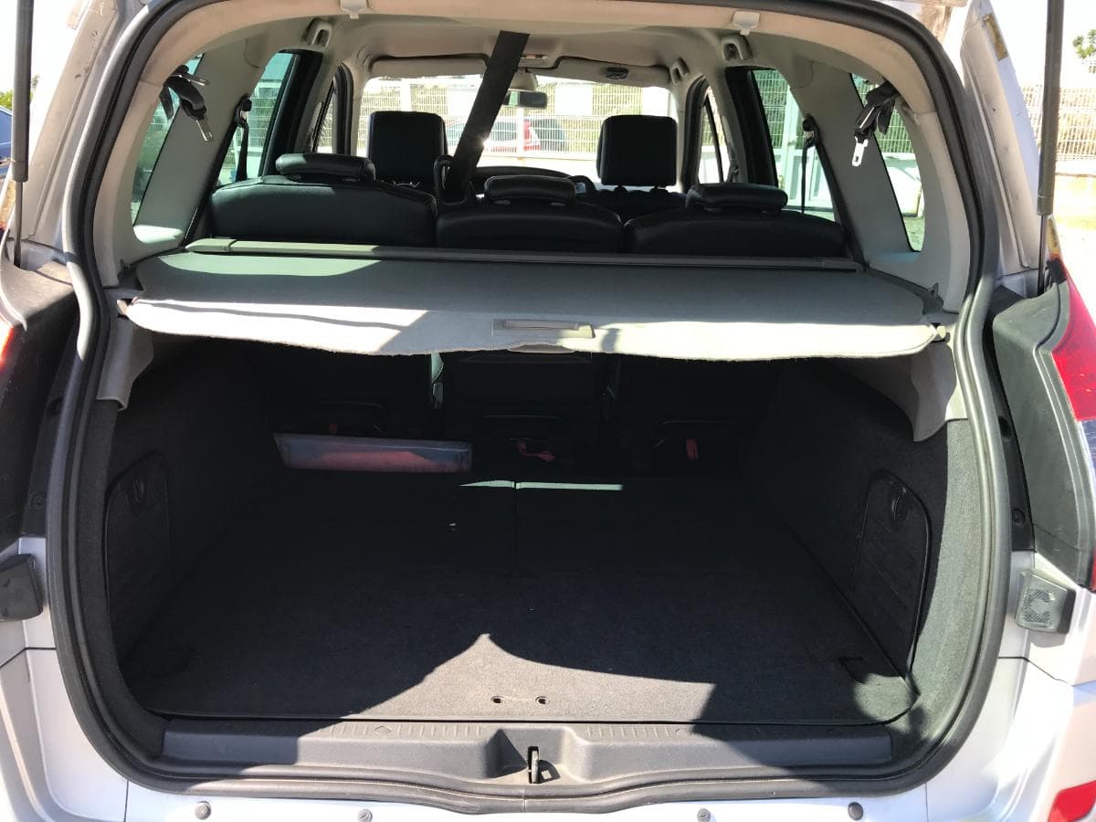 Renault Grand Scénic 1.5 DCI · 7 Lugares · Ano 2008 — imagem 17