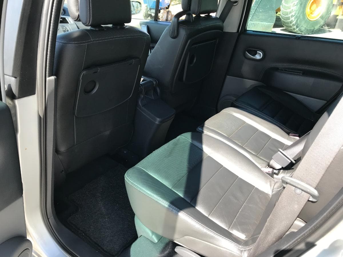 Renault Grand Scénic 1.5 DCI · 7 Lugares · Ano 2008 — imagem 14