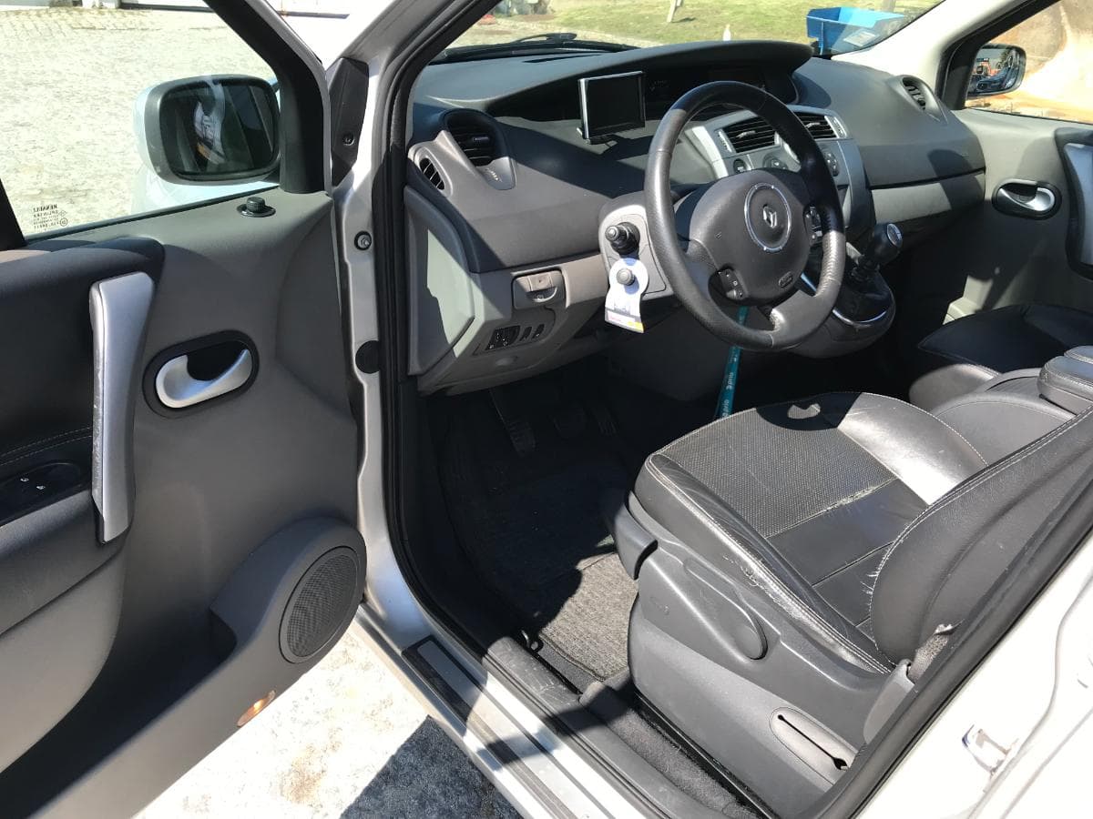 Renault Grand Scénic 1.5 DCI · 7 Lugares · Ano 2008 — imagem 11