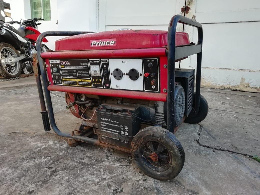 Gerador Ryob RG6900 ·