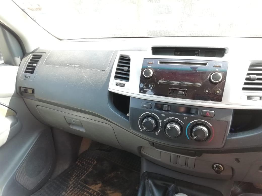 TOYOTA HILUX D4D · — imagem 11