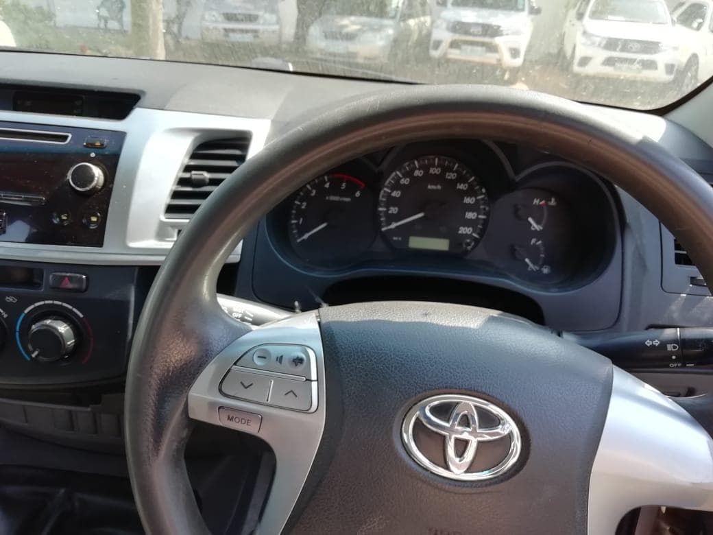TOYOTA HILUX D4D · — imagem 14