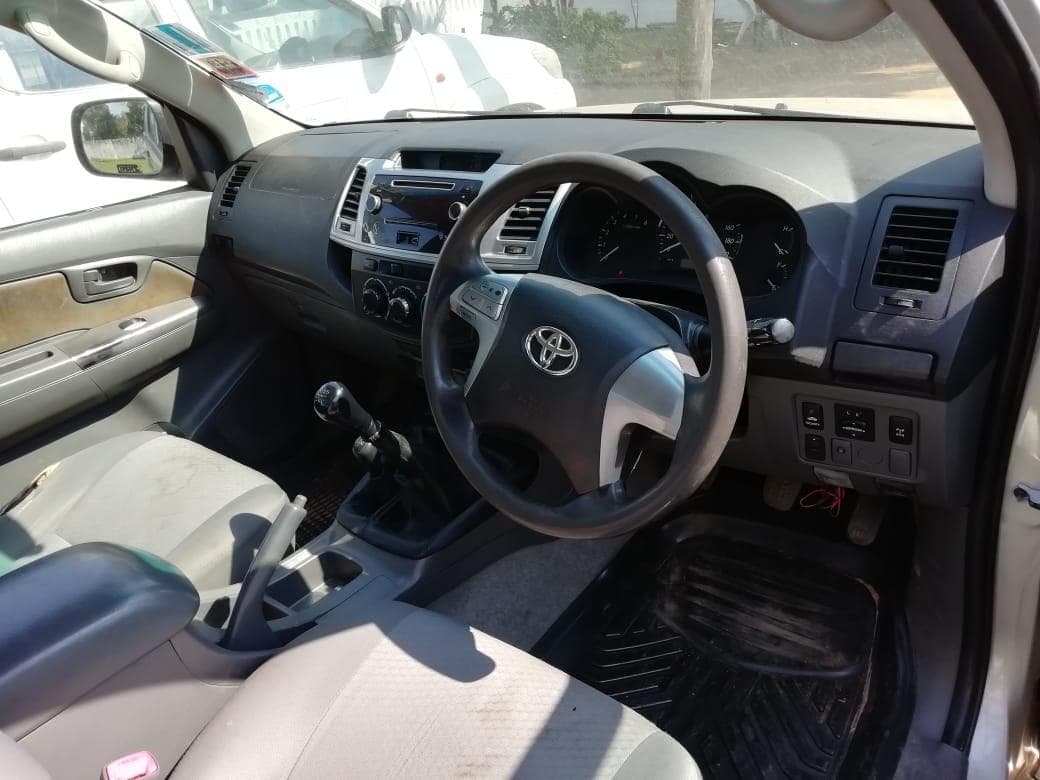 TOYOTA HILUX D4D · — imagem 16