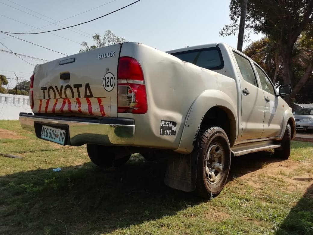 TOYOTA HILUX D4D · — imagem 18