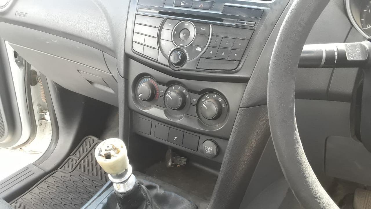 Mazda BT50 · — imagem 8