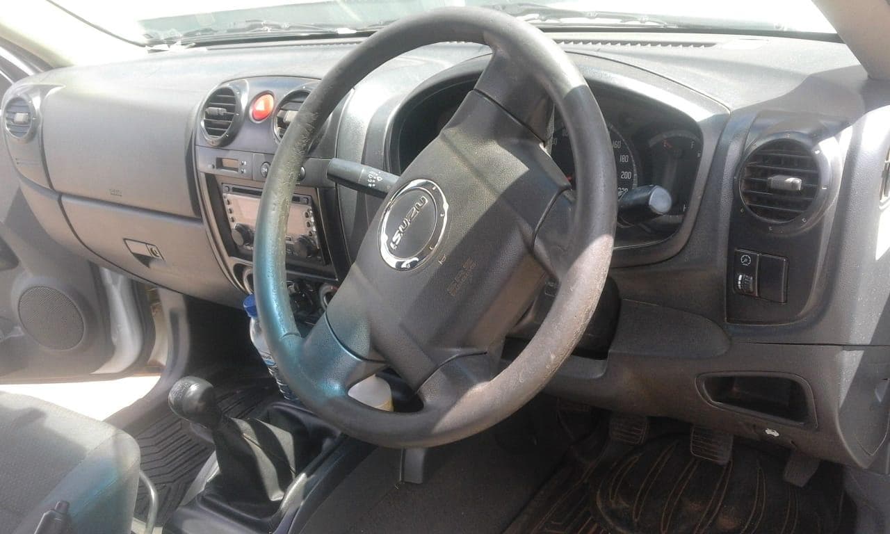 Isuzu KB 250D · — imagen 8