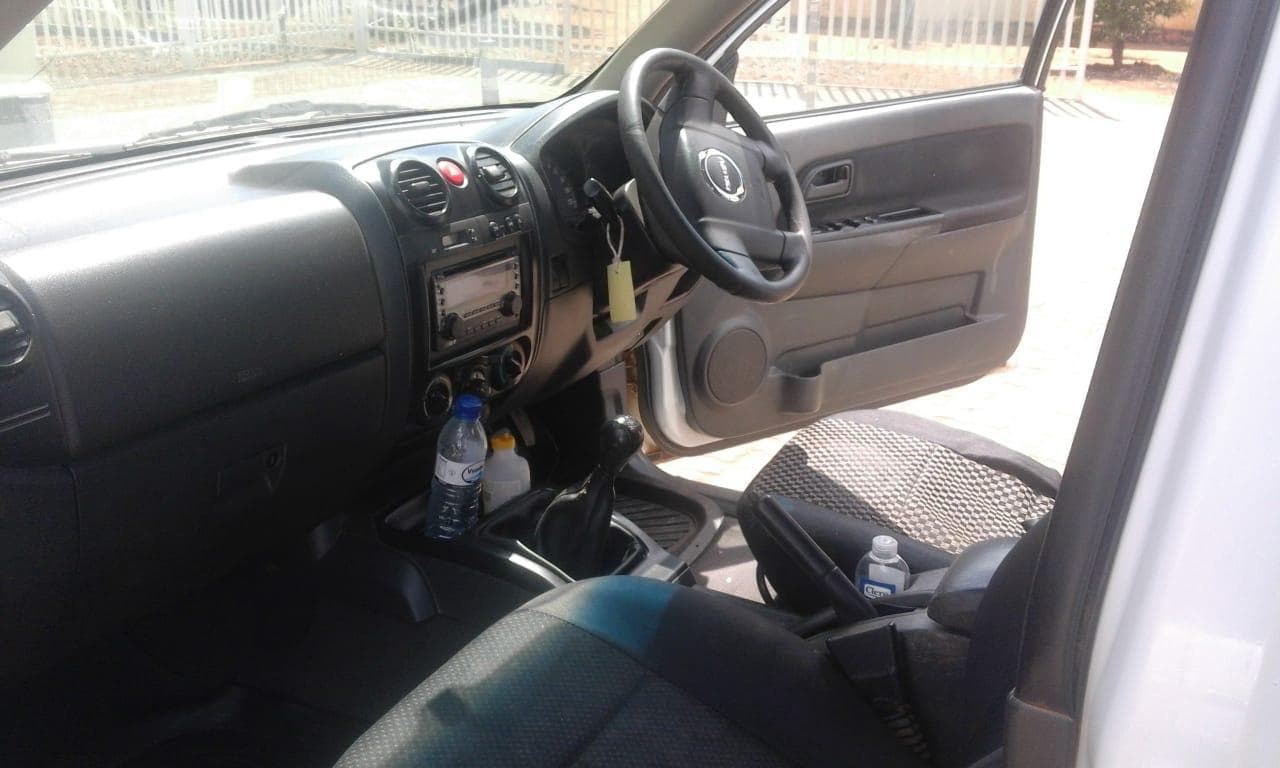 Isuzu KB 250D · — imagen 10