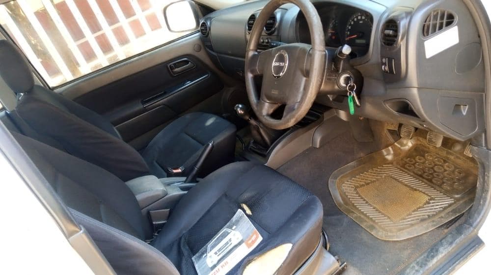 Isuzu KB 250D · — imagen 17