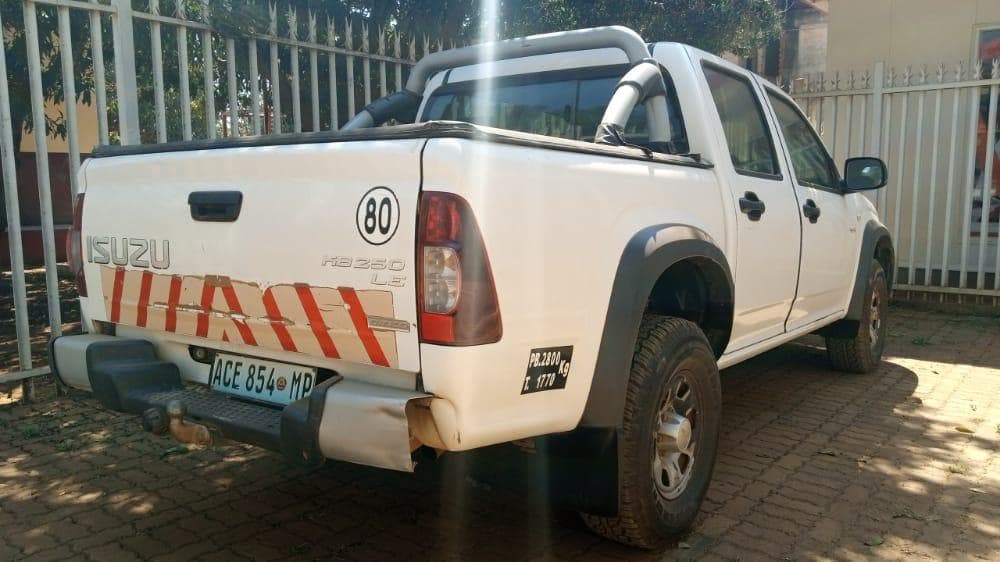 Isuzu KB 250D · — imagen 18